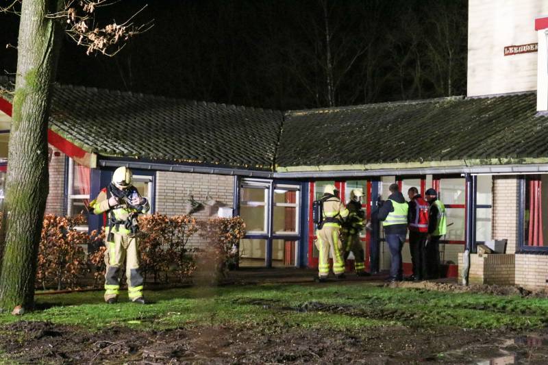 Brandweer oefent in oud verzorgingstehuis