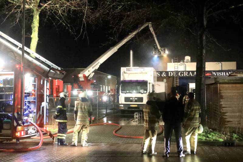 Veel rook bij brand in palingrokerij
