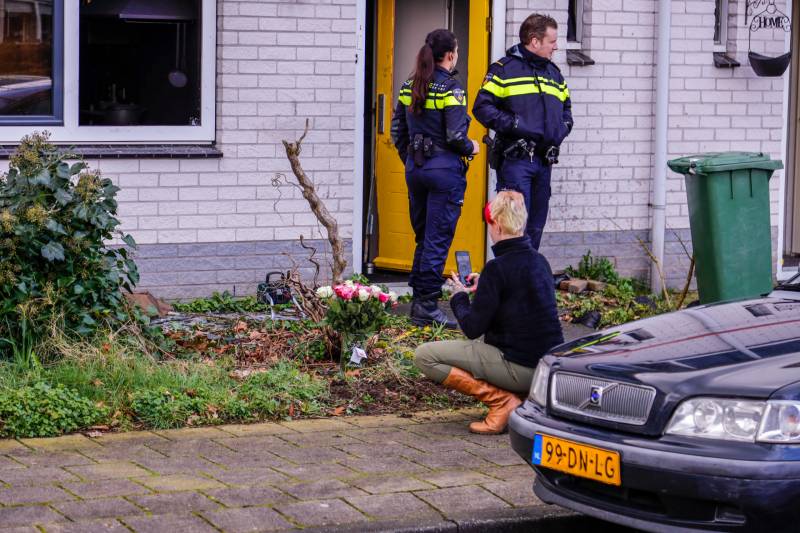 Overleden persoon aangetroffen na brand in woning