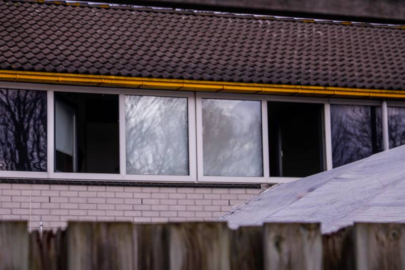 Overleden persoon aangetroffen na brand in woning