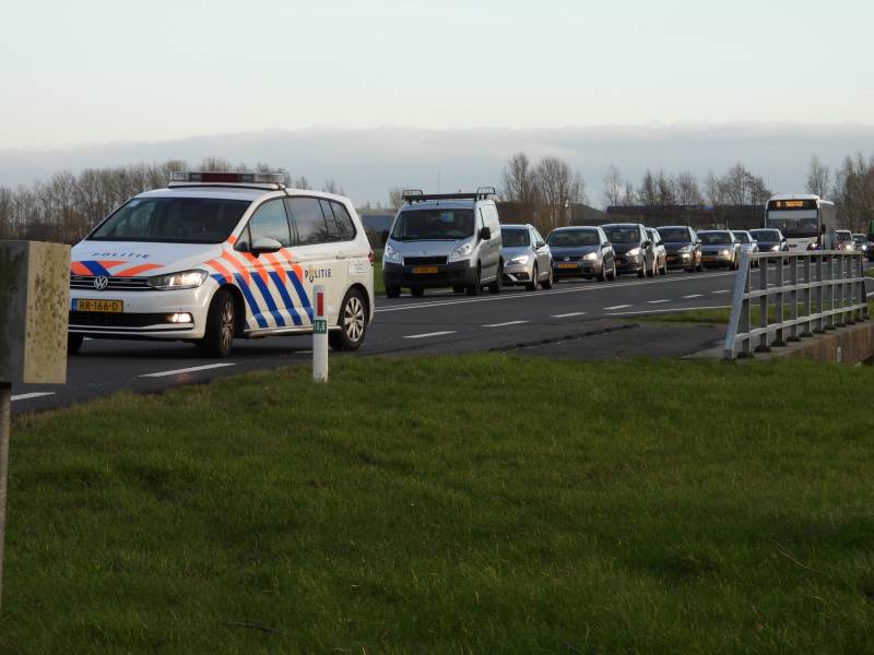 Provincialeweg dicht na aanrijding