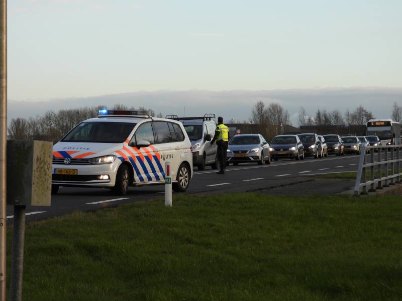 Provincialeweg dicht na aanrijding