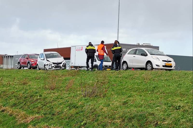 Veel schade bij kop-staartbotsing op snelweg