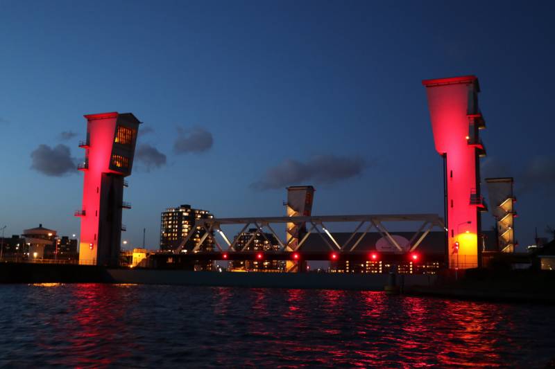 Hollandsche IJsselkering gesloten door hoog water