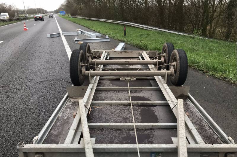 Aanhanger op de kop