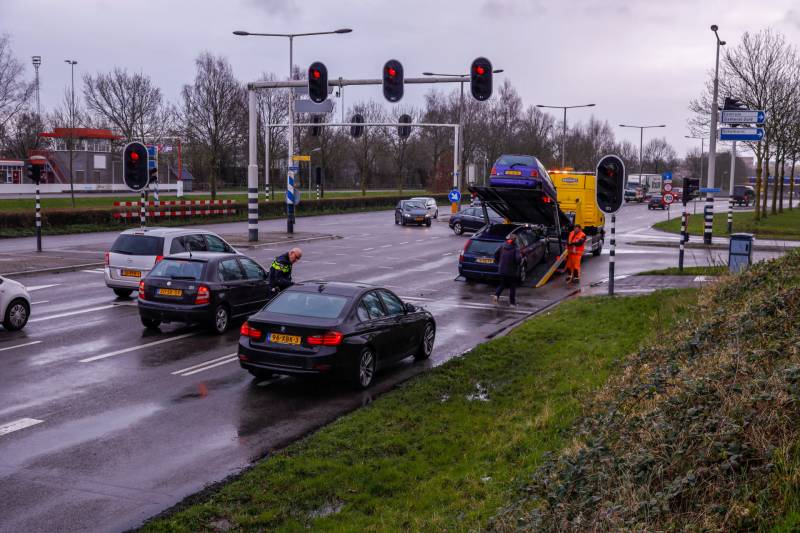 Meerdere voertuigen betrokken bij kop-staartbotsing