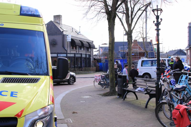 Fietser komt in botsing met auto