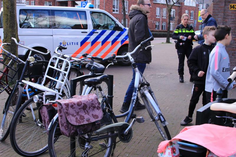 Fietser komt in botsing met auto