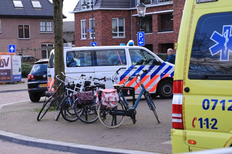 Fietser komt in botsing met auto