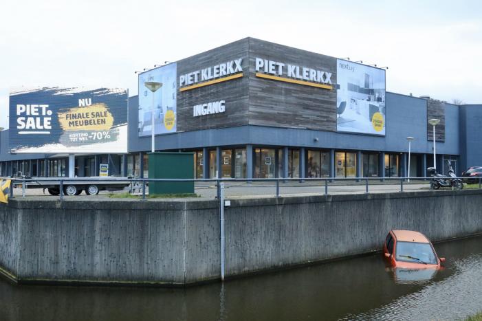 Brommobiel belandt te water voor Piet Klerkx