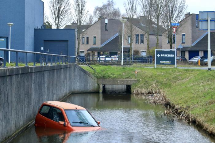Brommobiel belandt te water voor Piet Klerkx