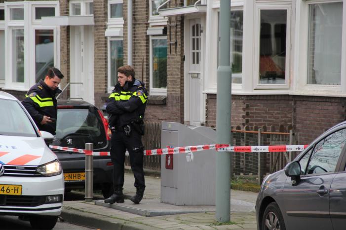 Man zwaargewond na steekpartij in woning