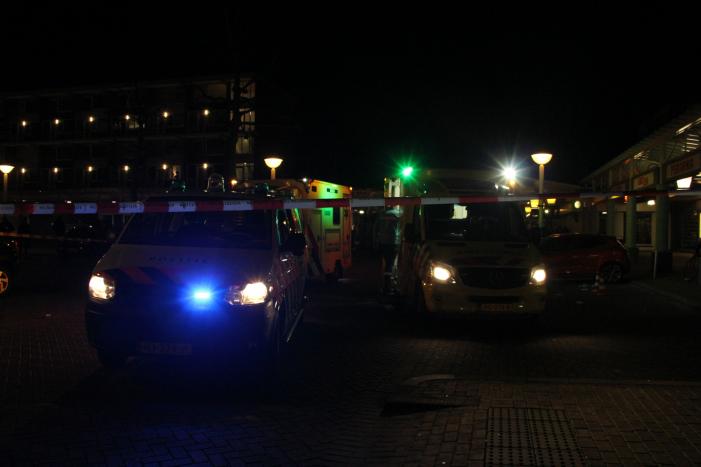 Man en vrouw worden beschoten en raken zwaargewond