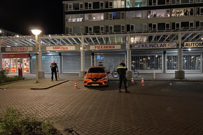 Man en vrouw worden beschoten en raken zwaargewond