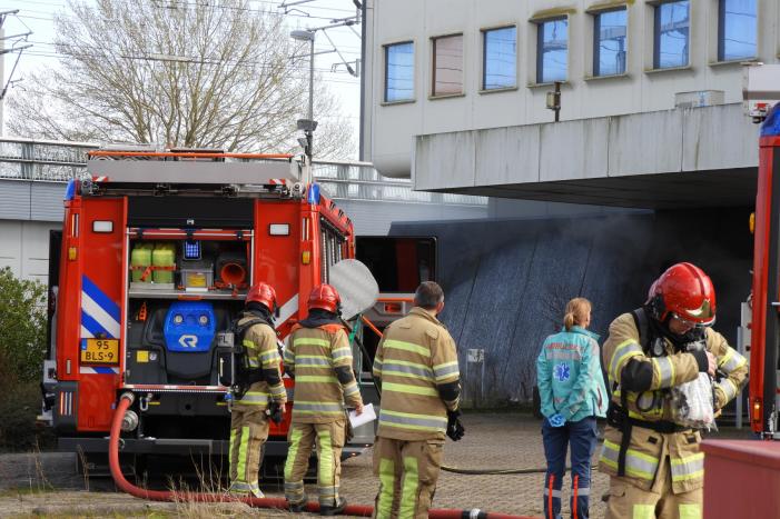 Voormalig pand Getronics Data Centre vol rook