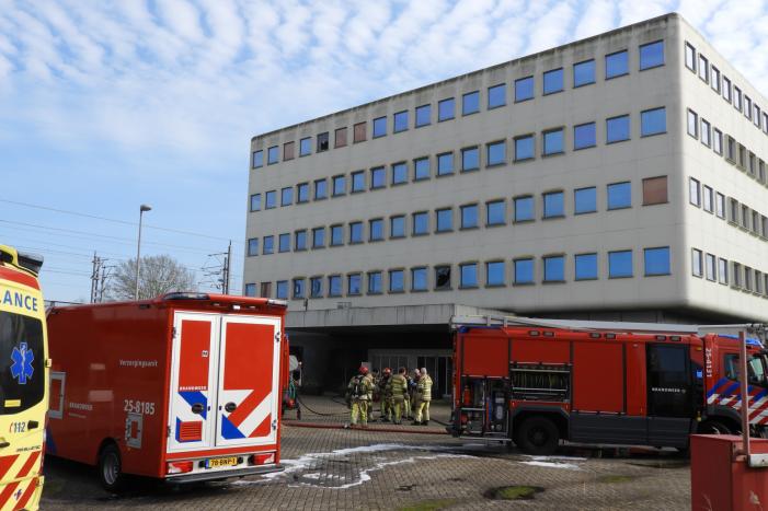 Voormalig pand Getronics Data Centre vol rook