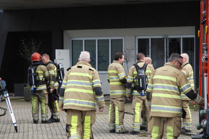 Voormalig pand Getronics Data Centre vol rook