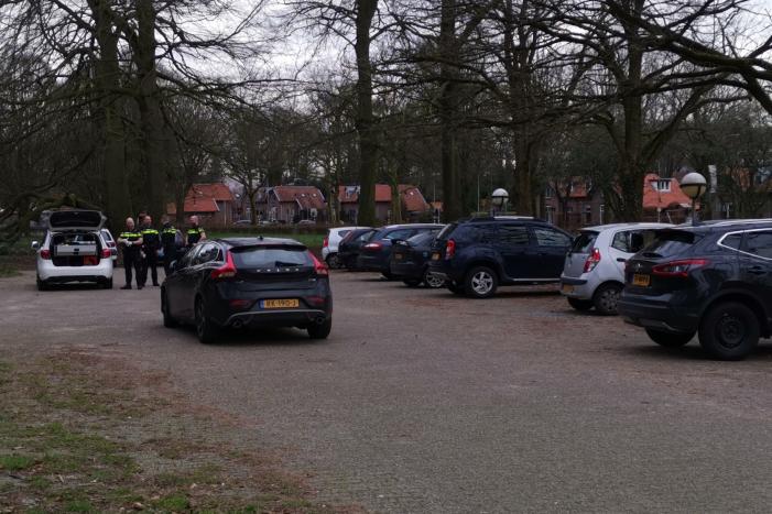 Auto zwaar vernield, persoon gewond