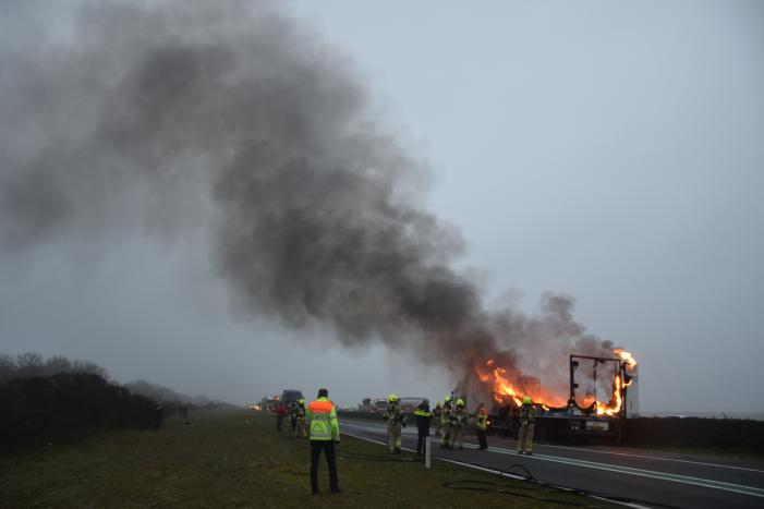 Oplegger volledig uitgebrandt