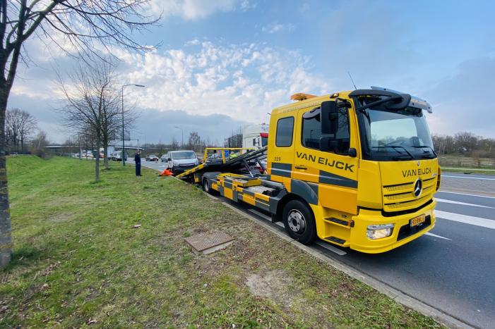 Bestelbussen botsen op elkaar