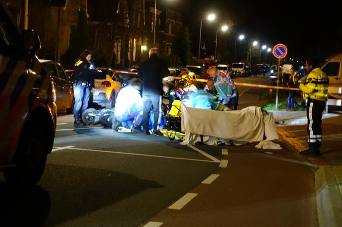 Gewonde na frontale aanrijding tussen twee scooters