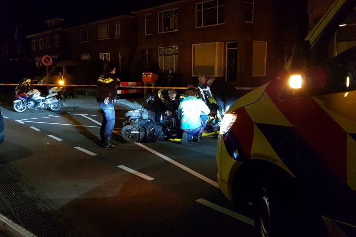 Gewonde na frontale aanrijding tussen twee scooters
