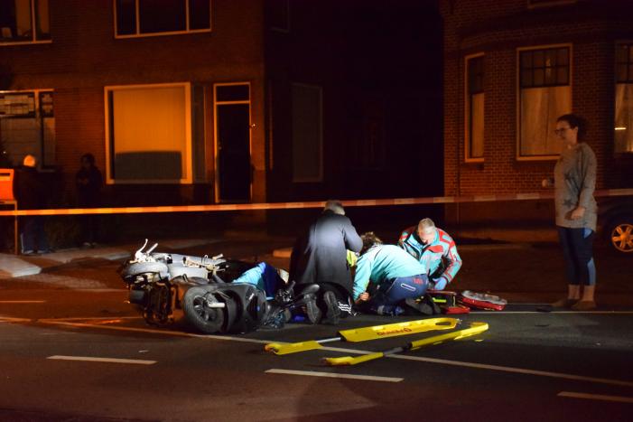 Gewonde na frontale aanrijding tussen twee scooters
