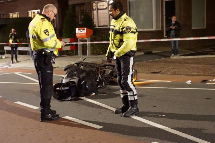 Gewonde na frontale aanrijding tussen twee scooters