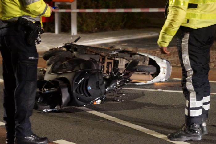 Gewonde na frontale aanrijding tussen twee scooters