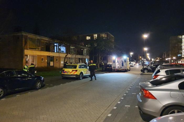 Politie schiet man in been na bedreiging met kapmes