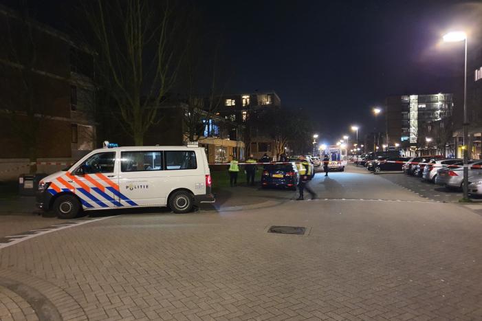 Politie schiet man in been na bedreiging met kapmes