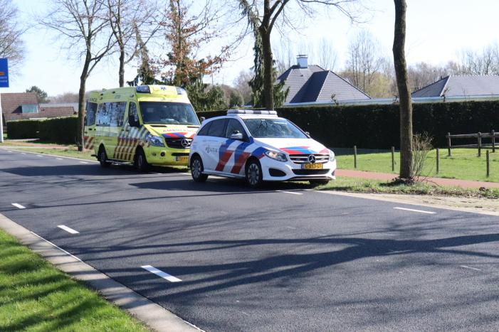 Twee fietsers botsen op fietspad