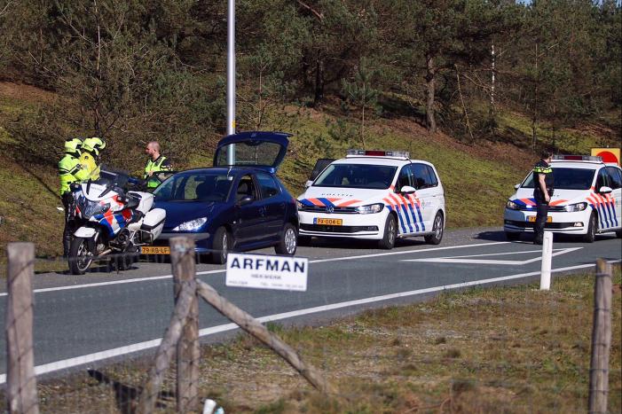 Twee mannen met getrokken wapens aangehouden na achtervolging
