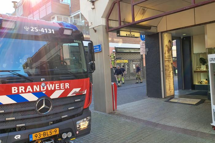 Platen van rolluik voormalige MS mode pand losgeraakt