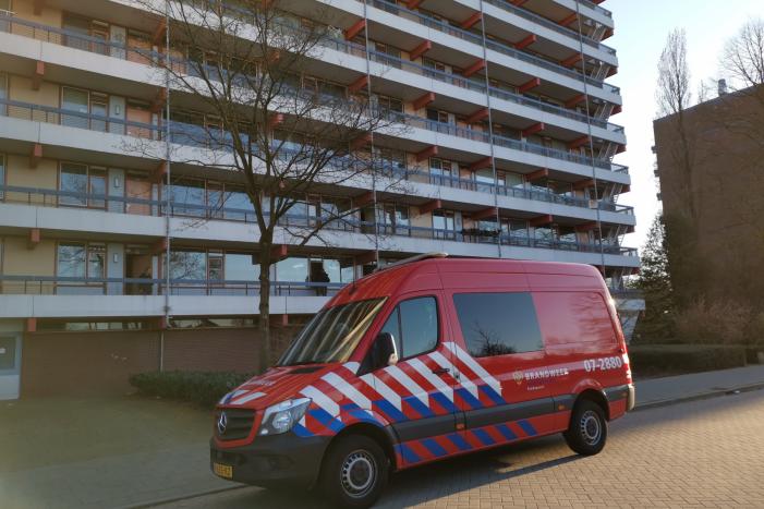 Bewoners tot hun enkels in het water