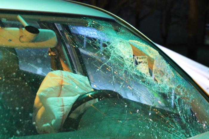 Dronken bestuurder belandt tegen hekwerk op viaduct