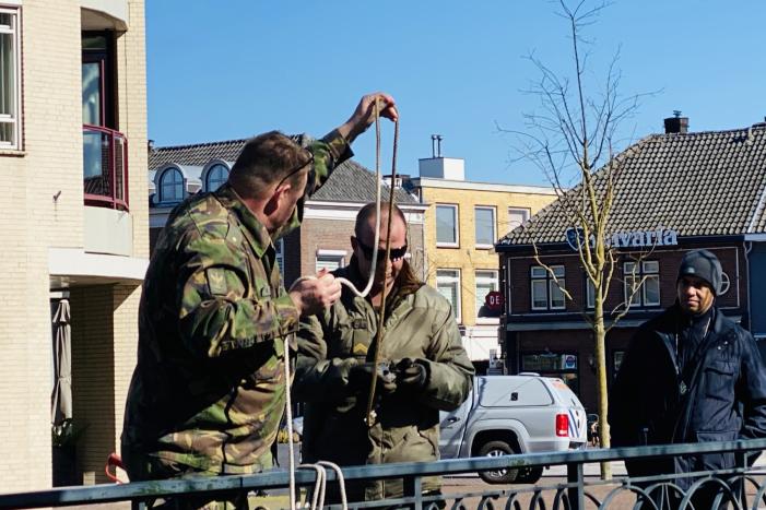 Aangetroffen granaat in de Aa tot ontploffing gebracht