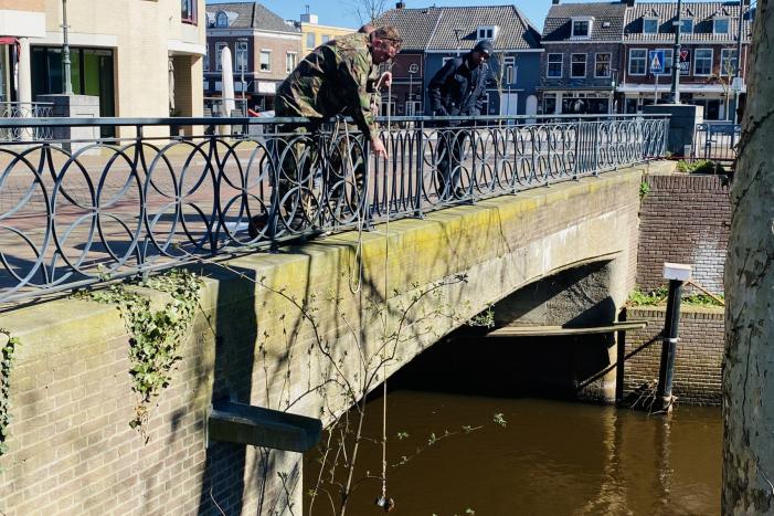 Aangetroffen granaat in de Aa tot ontploffing gebracht