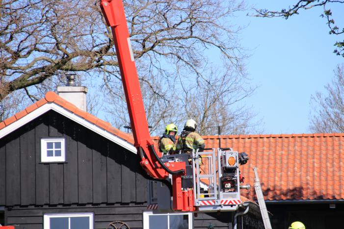 Brand in schoorsteen snel onder controle