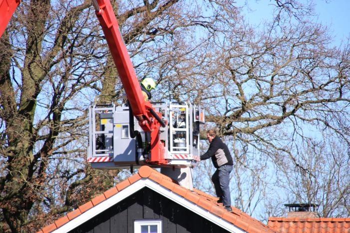 Brand in schoorsteen snel onder controle