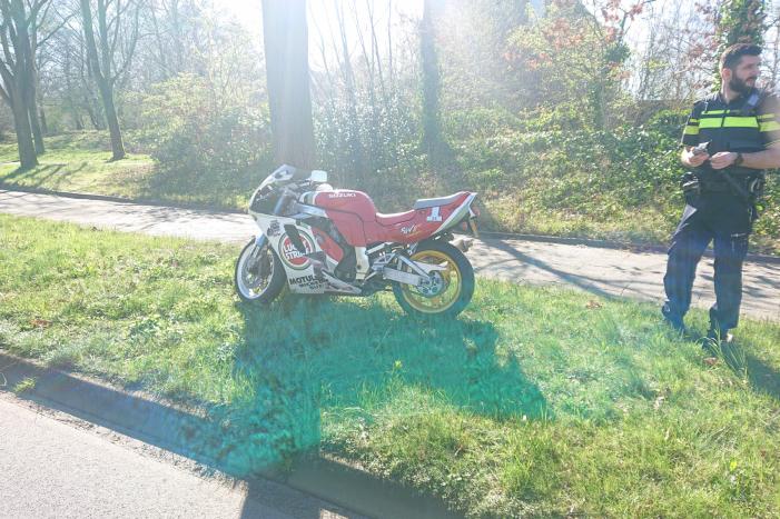 Motorrijder onderuit na schrikreactie