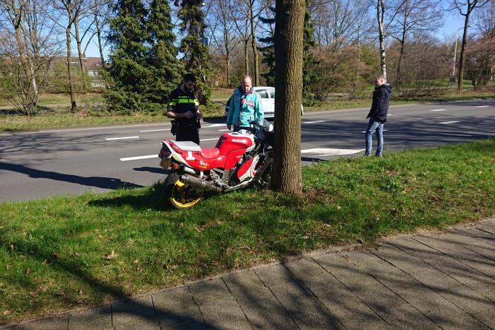 Motorrijder onderuit na schrikreactie
