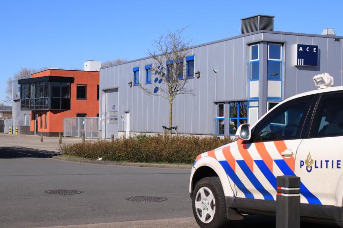 Politie bewaakt medicijnen-fabriek Ace Pharmaceuticals