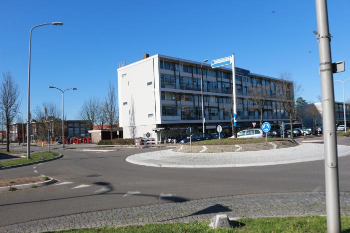 Toegangswegen richting zee op slot door coronavirus