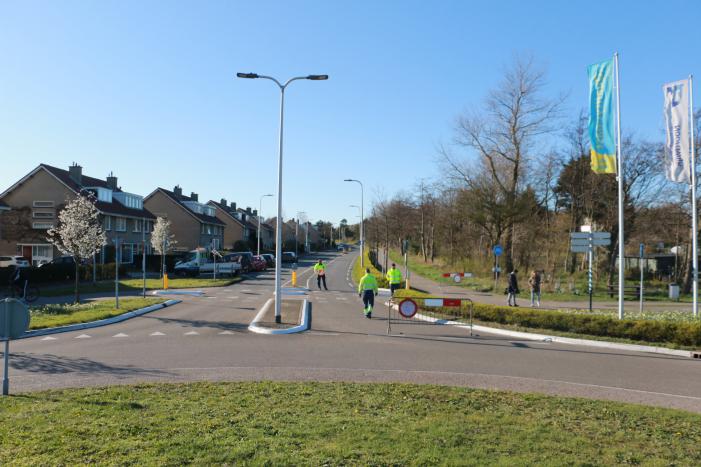 Toegangswegen richting zee op slot door coronavirus