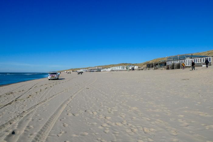 Mensen blijven weg van het strand