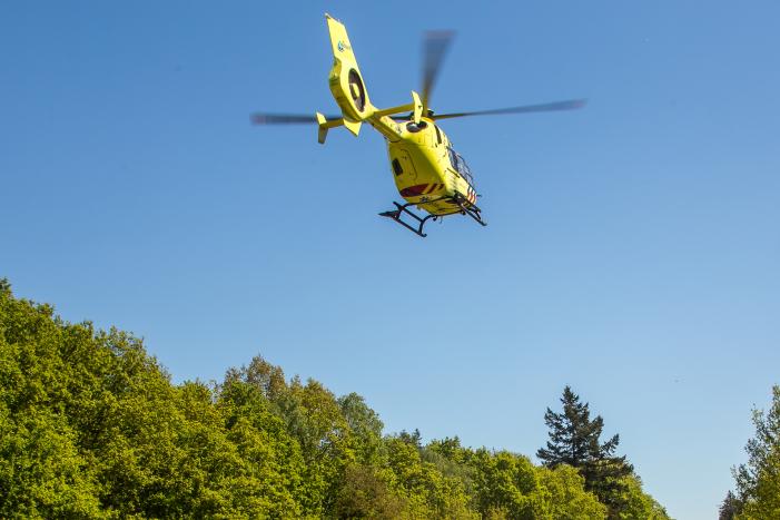 Gloednieuwe traumahelikopter - Lifeliner 5 (PH-HOW) voor coronapatiënten maakt eerste vlucht