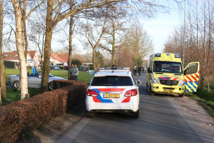 Brommerrijder zwaargewond na aanrijding met trekker