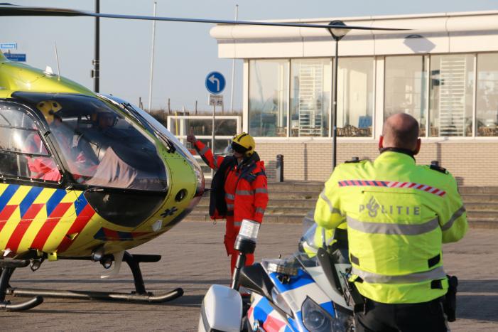 Landing traumahelikopter op boulevard trekt veel bekijks