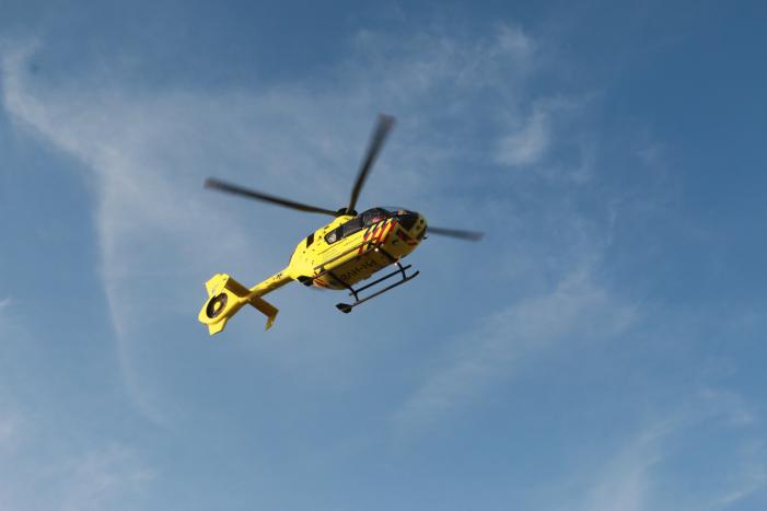 Landing traumahelikopter op boulevard trekt veel bekijks
